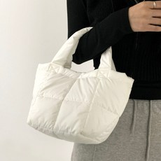 [주얼리증정] 바울라 실버 블랙 화이트 보부상가방 여자 패딩가방 겨울 핸드백 손가방