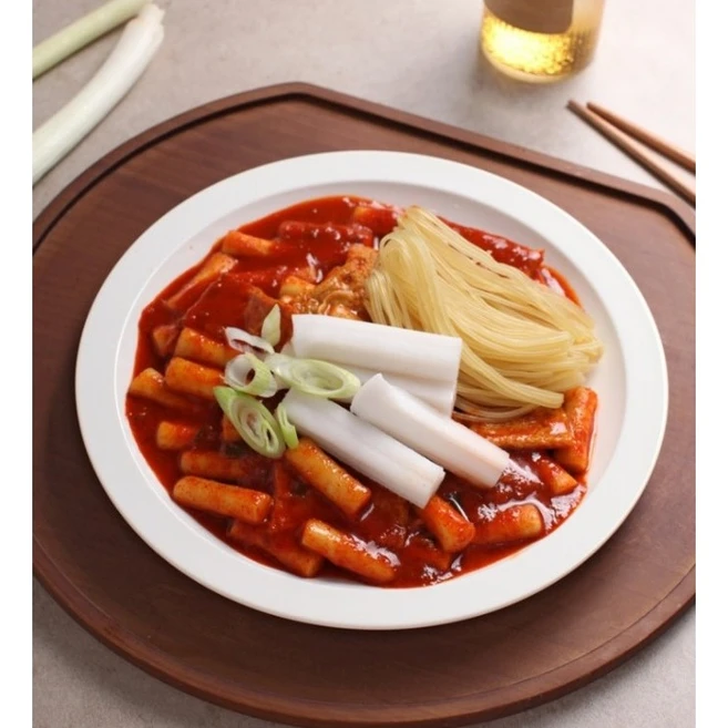 먹스타 쫄지마라 마라 떡볶이 캠핑 밀키트 704g, 1개