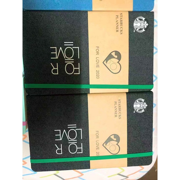 2021 스타벅스 다이어리 플래너 대만 스벅 버전 2종, 대만 2020년 역사책 검은색 겉표지 이미 뜯었다