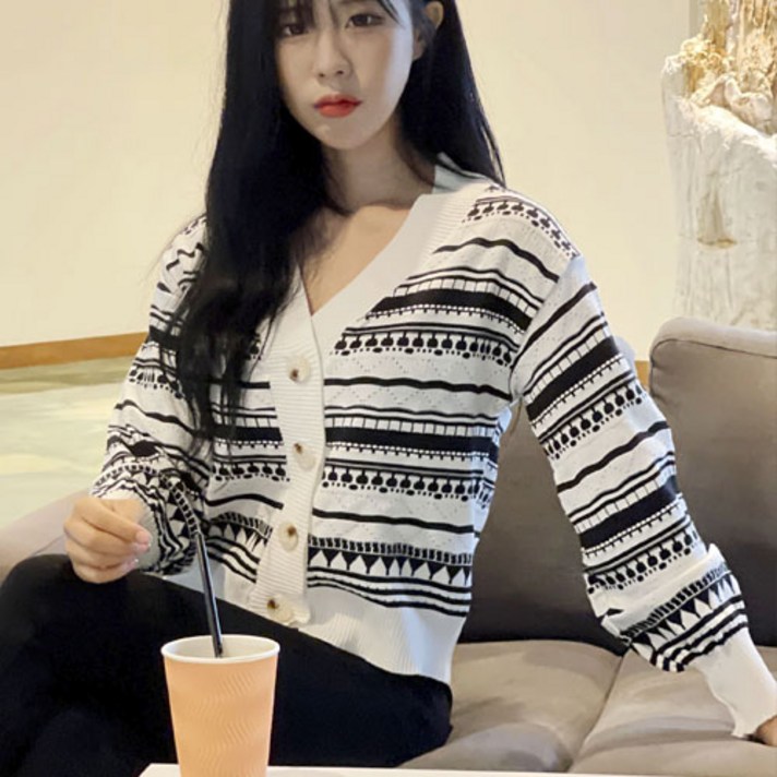도앙뜨 가로줄 패턴 배색 니트 가디건