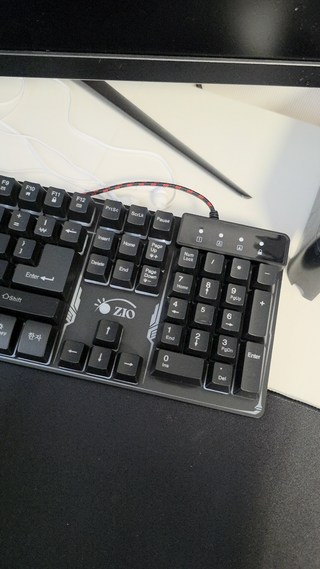 Gio Vikistyle 彩虹背光RGB 遊戲有線鍵盤, 黑色, ZIO-GK45 - 有線鍵盤