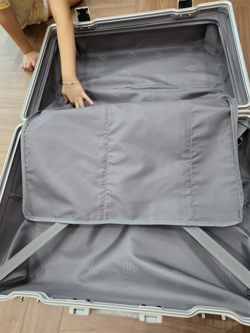 10년AS 독일산PC 캐리어 폴리카보네이트 알루미늄프레임 여행용캐리어 20인치 24인치 28인치 중대형 캐리어