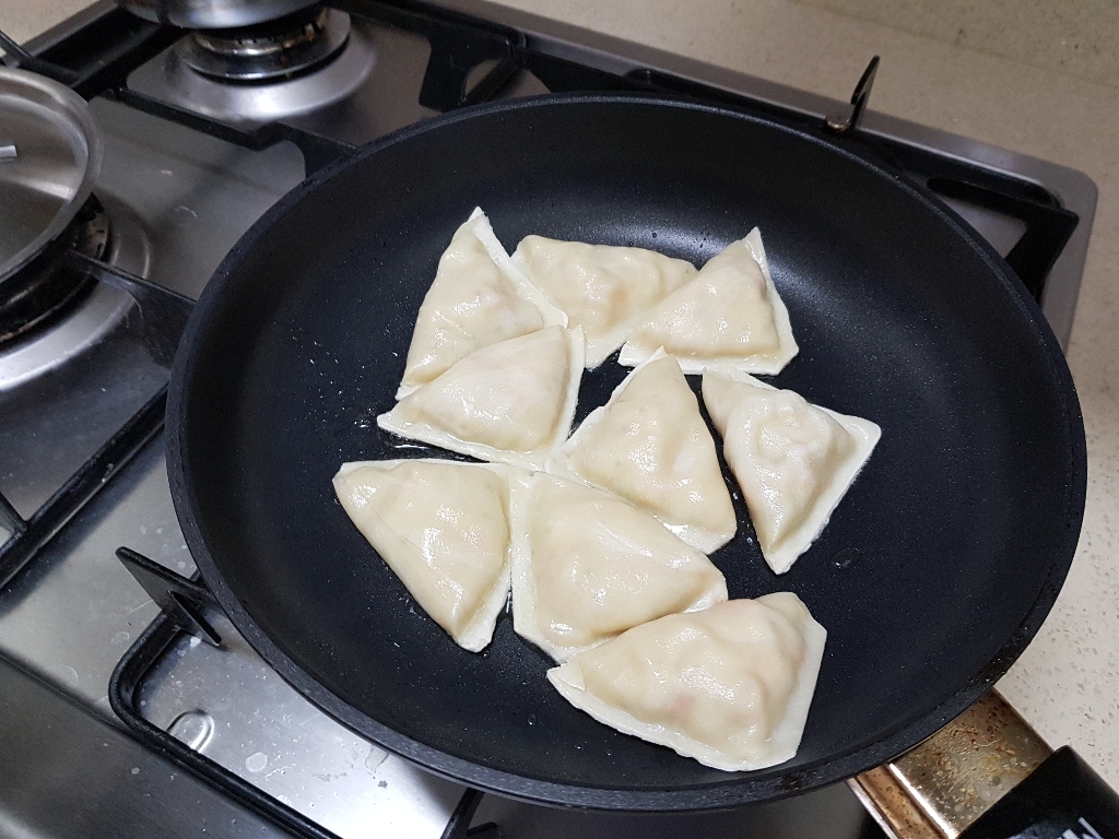 한만두 달달한 콘치즈 군만두