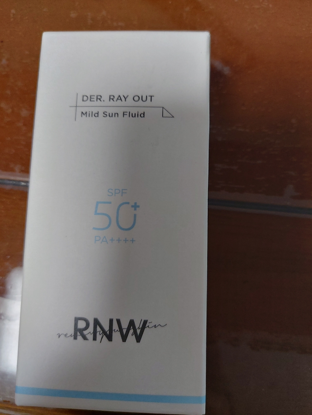 알엔더블유 더 레이아웃 마일드 선 플루이드 SPF50 PA 리뷰후기
