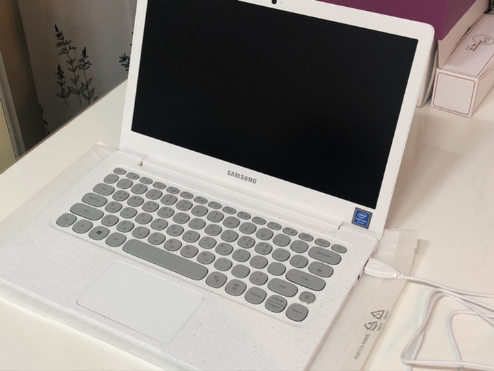 삼성전자 Fash 노트북 NT530XBB-K24WS 화이트