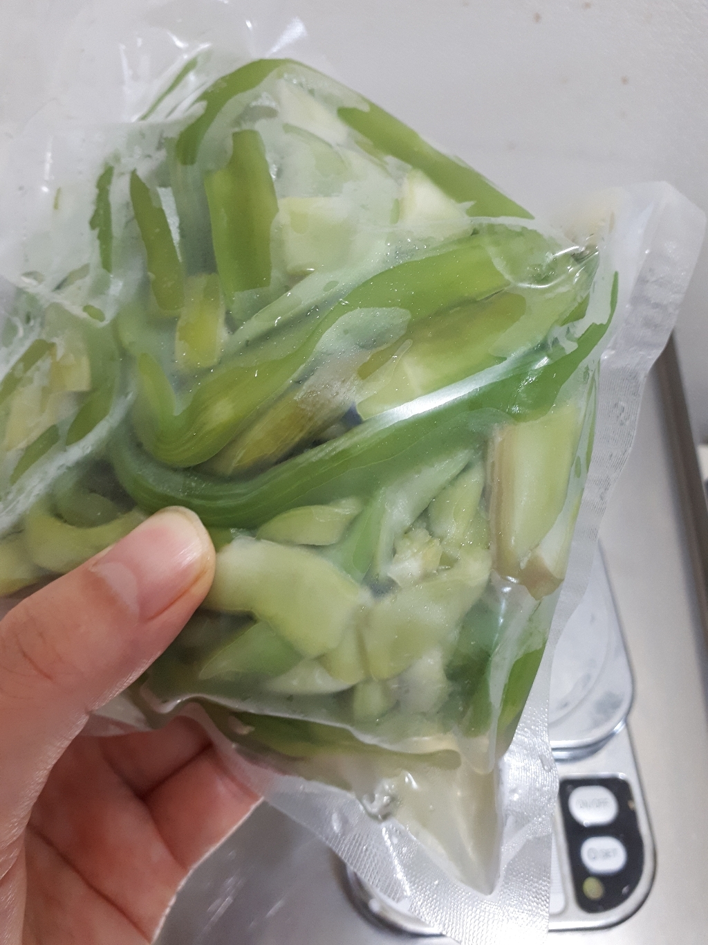 우리존 궁채나물 1 /궁채 뚱채 황채 줄기상추 냉장