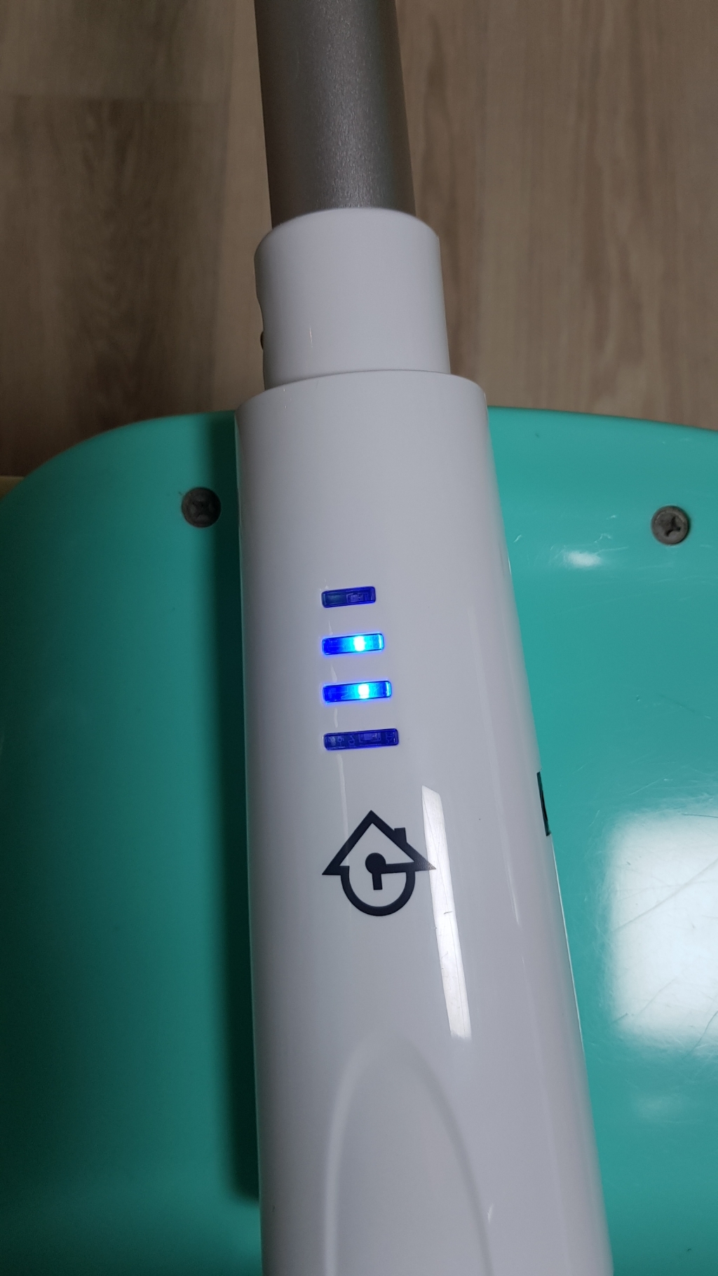 아이룸 무선 물걸레 청소기 UC-81