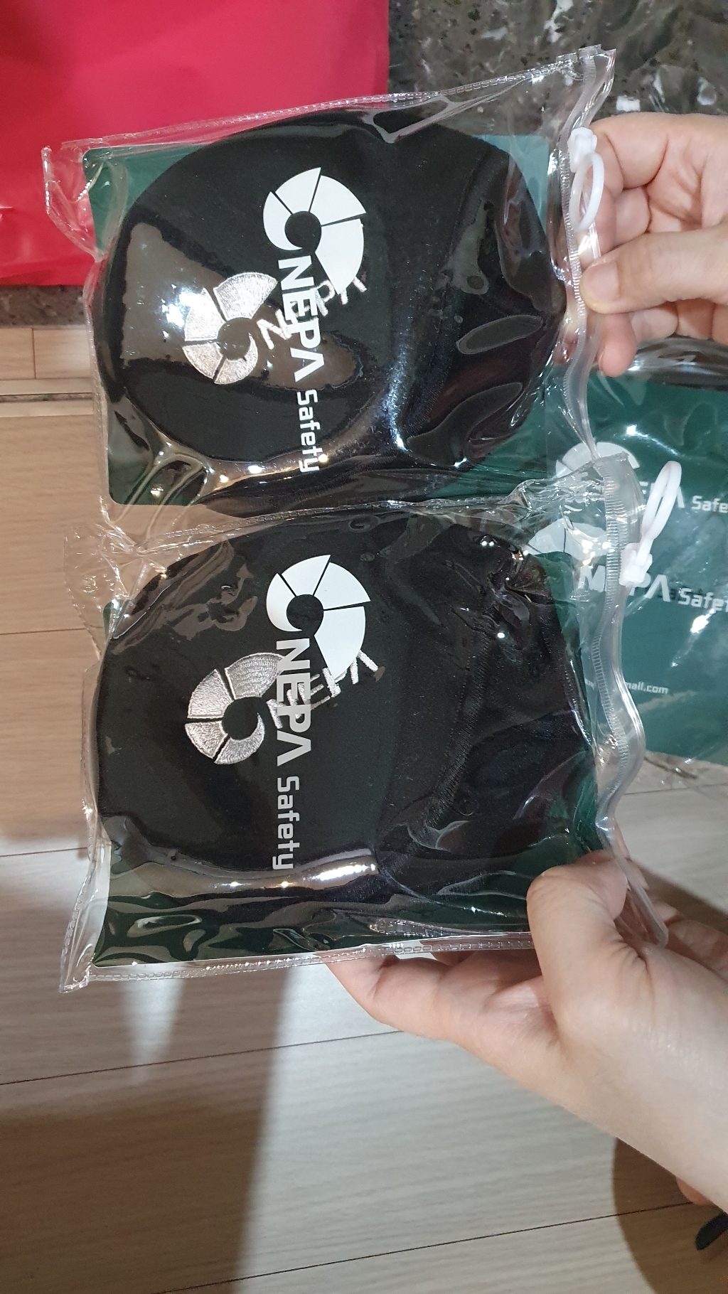 네파NEA 세이프티 방한 귀마개 그레이 블랙 겨울 등산 낚시 자전거 골프