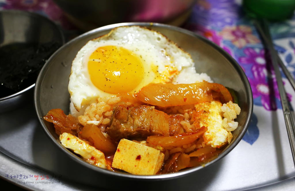 푸드어셈블 연남동 통삼겹 김치찌개 밀키트 리뷰후기