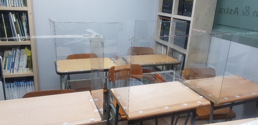 어거스트프로 책상 개인 1인 PET 투명 가림막 칸막이 학원 학교 안티 비말 두께 1T 국내제작 리뷰후기