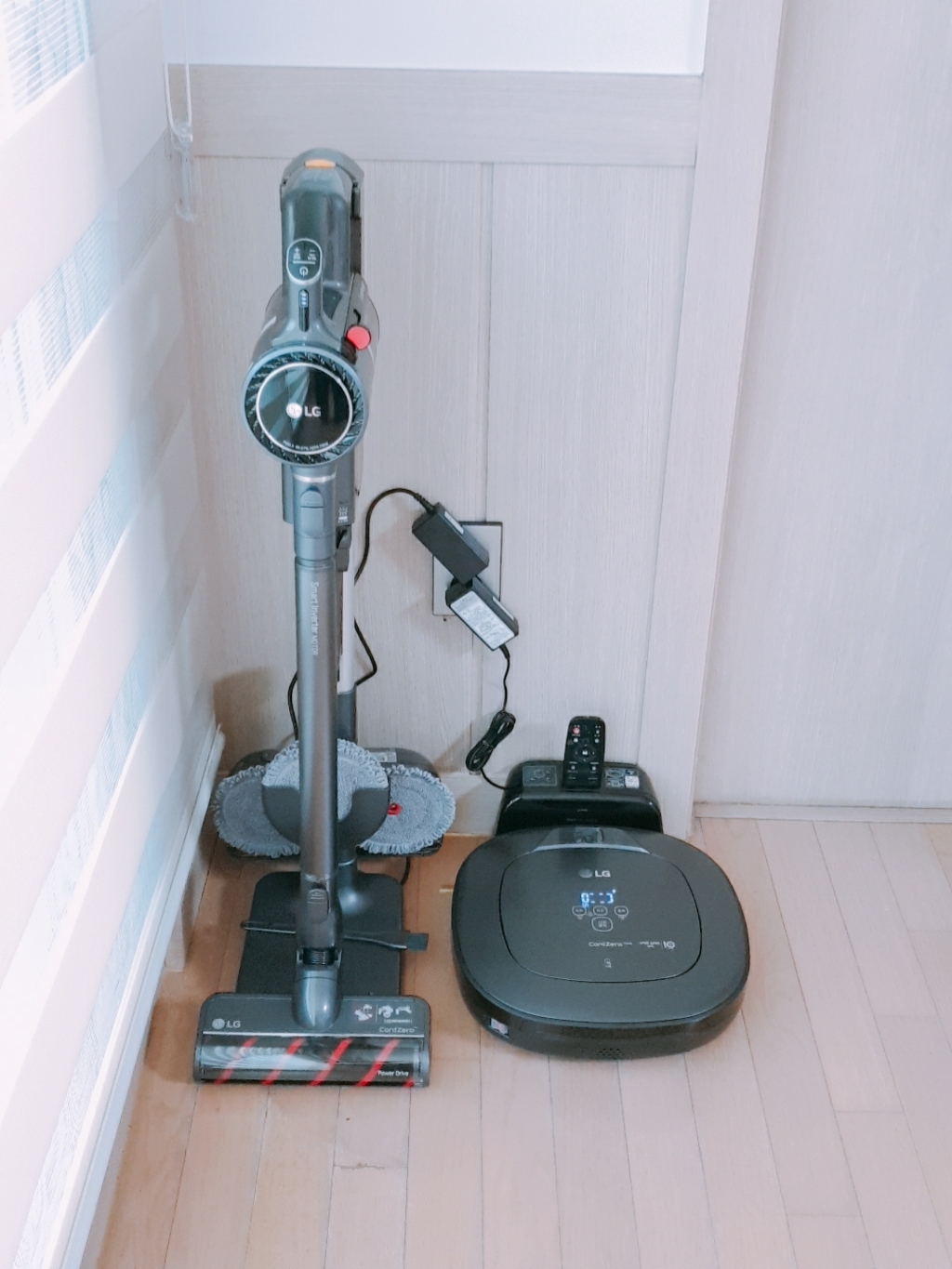 전자 코드제로 로보킹 로봇청소기 R76IT