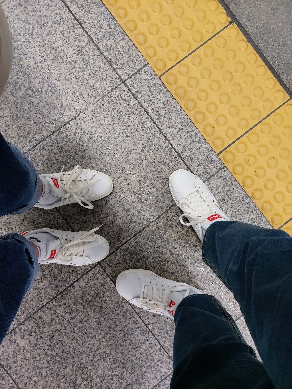 리복 로얄 컴플리트 3 로우 운동화 M EG9464 리뷰후기