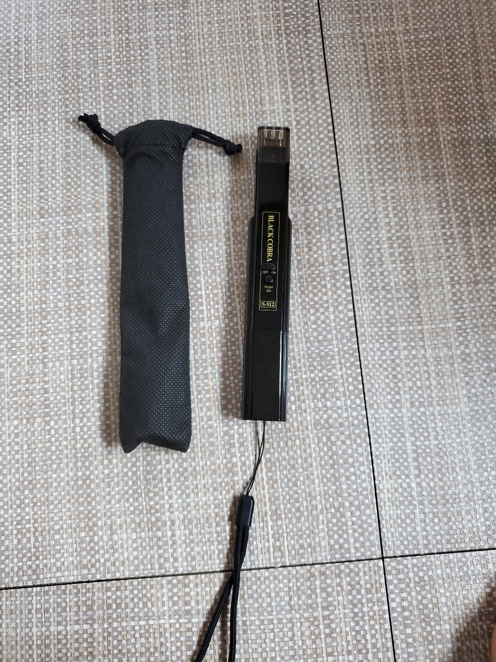 블랙코브라 신용 슬림형 전기충격기 S-912