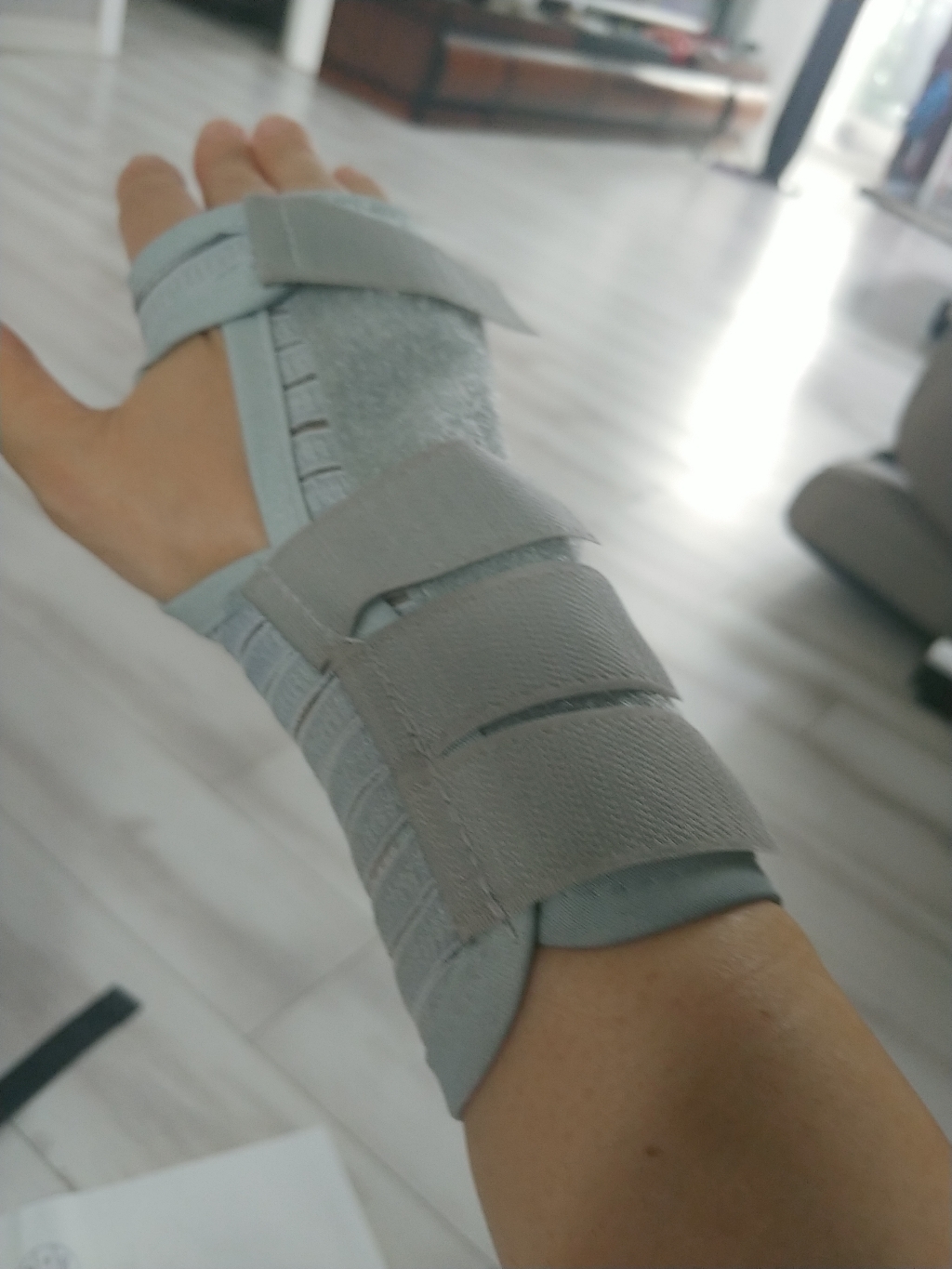 반깁스 우측 손목 보 아대 회색 S