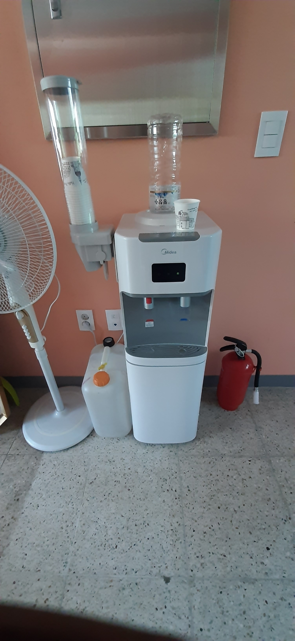 미디어 냉장고형 냉온수기 WD-1664SR
