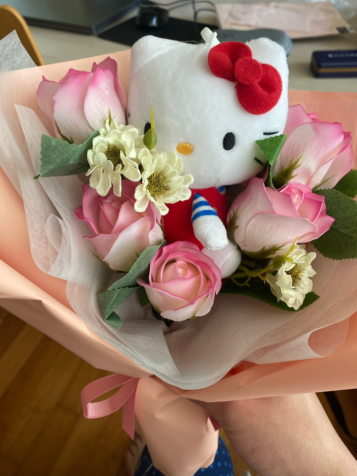 화이트데이 헬로키티 비누 장미 데이지꽃 인형꽃다발 여자친구 재롱잔치 졸업 생일 선물