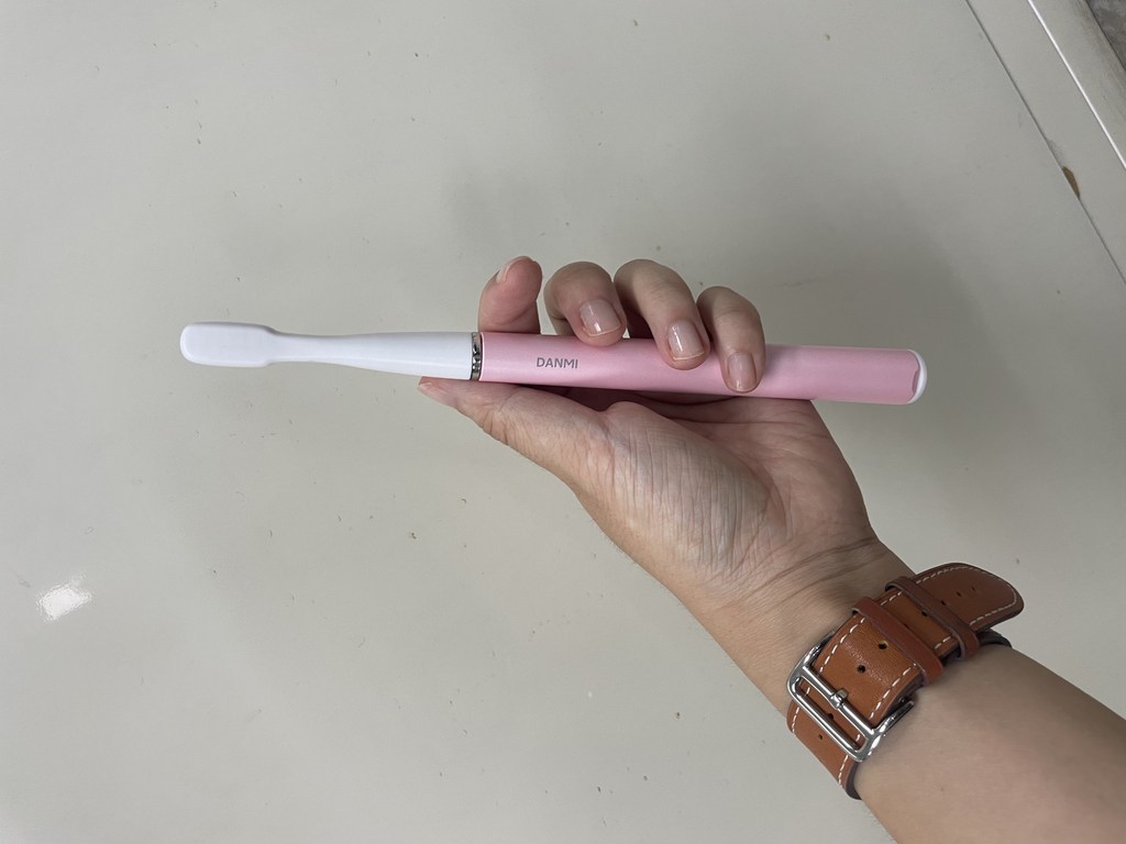 단미 클린케어 슬림 휴대용 충전식 음파 전동칫솔