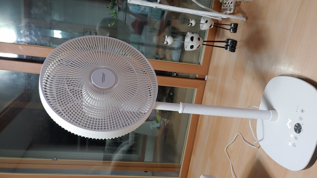유니맥스 BDC모터 24단 풍량 입체회전 리모컨 선풍기 UF-4W1475DC