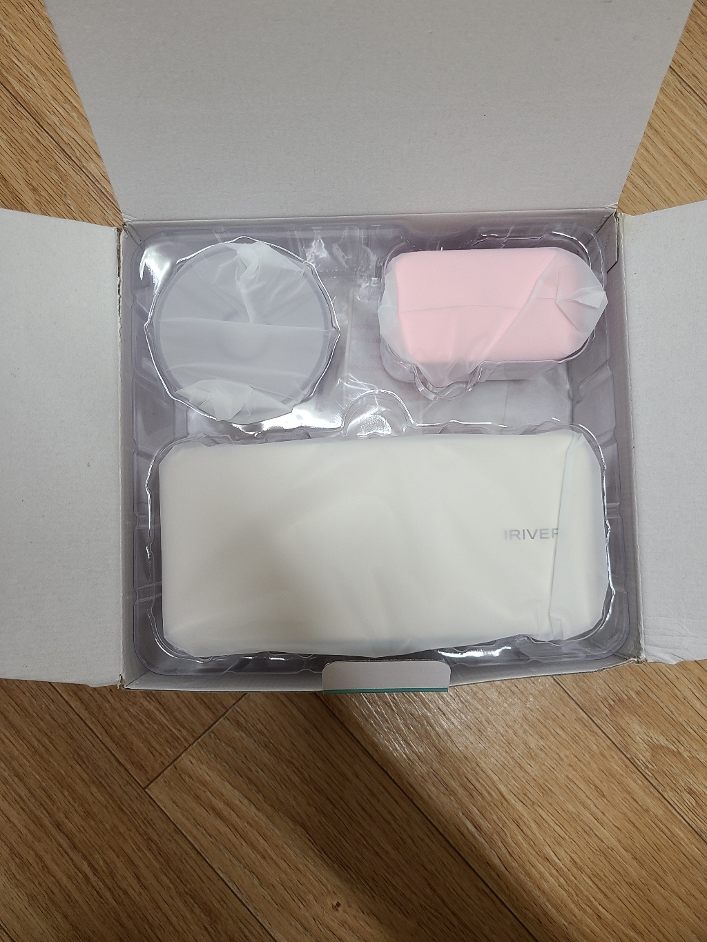 아이리버 배터리 분리 UV ED 무선 칫솔살균기 T-8300W