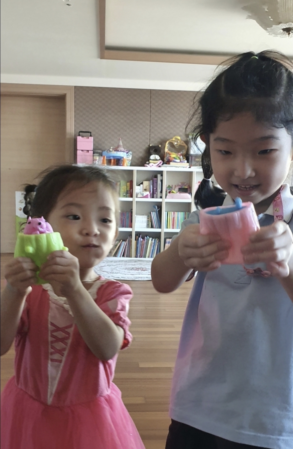 도도앤뉴 통나무 다람쥐 스퀴시 말랑이 주물럭 스트레스 해소 볼 장난감 리뷰후기
