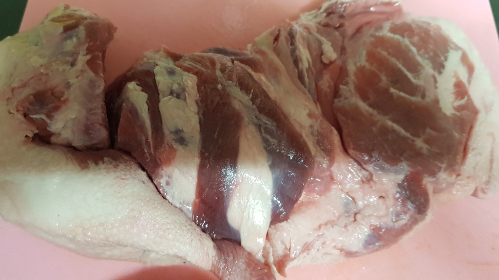 국내산 돼지 뒷고기 특수부위 모둠 1 볼살 눈살 덜미살