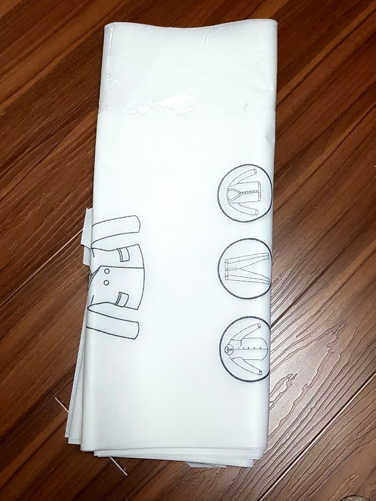 가쯔 화이트 베이직 옷 커버 양복