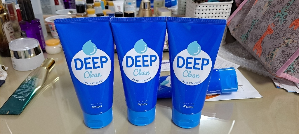 어퓨 딥 클린 폼 클렌저