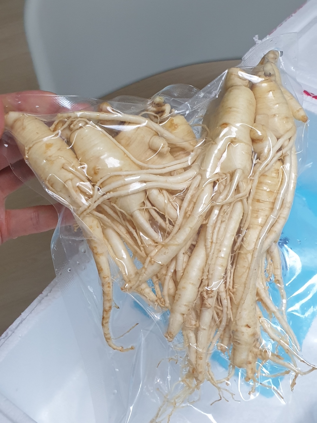 금산인삼 6-4년 가정용 오쿠전용 세척수삼 원수삼 파삼 면역력 금산부부인삼 난발삼