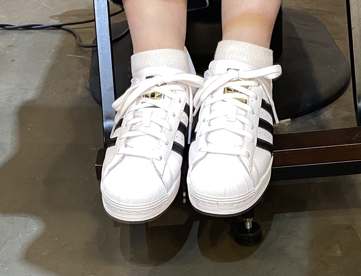 아디다스 슈퍼스타 J FU7712