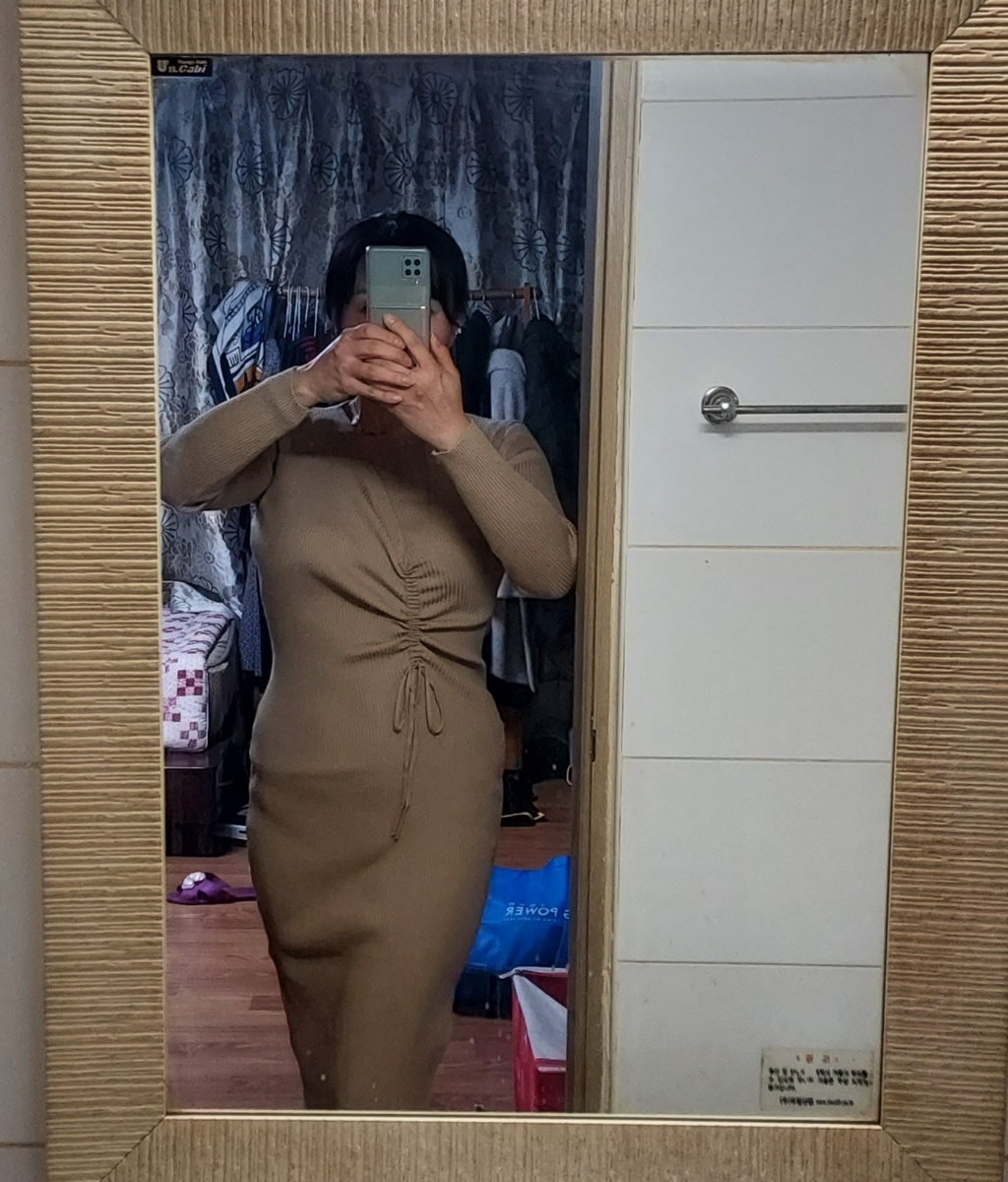 타니즈 메이비 골지 무지 셔링 니트원피스