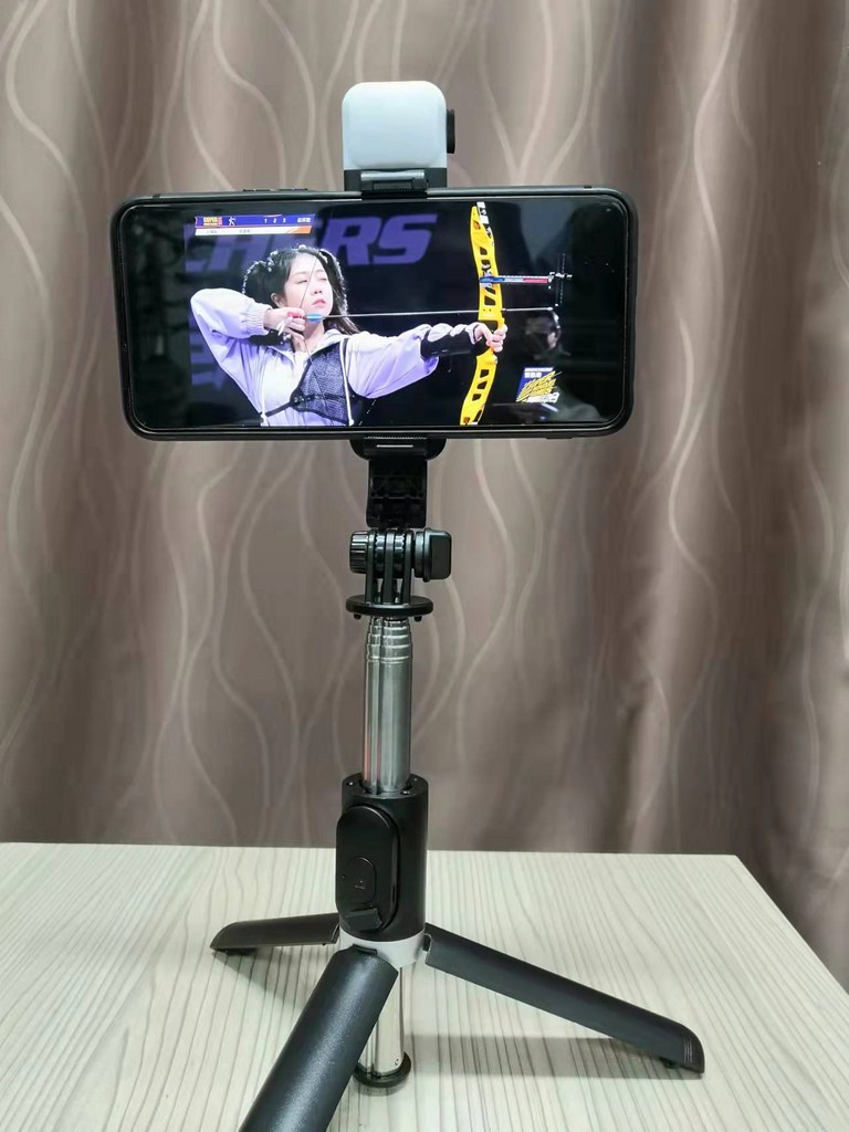 AAKU 블루투스 삼각대 셀카봉 필 라이트 포함