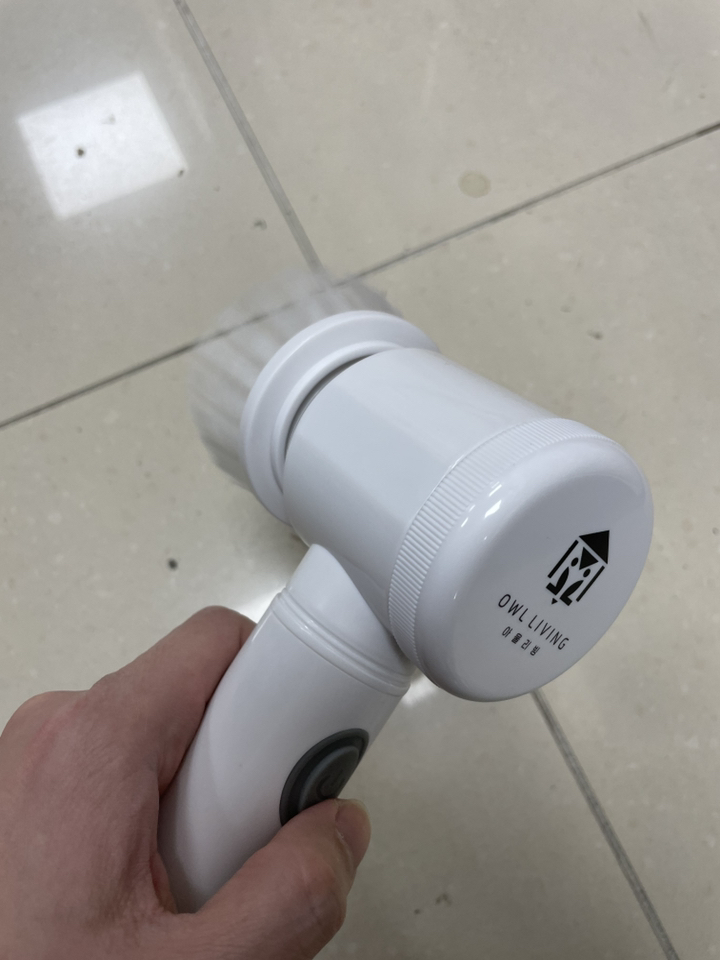 아울리빙 전동청소솔 화장실 무선 욕실청소기 USB 충전식