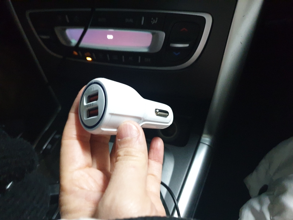 디지지 차량용 2포트 고속충전기 35W