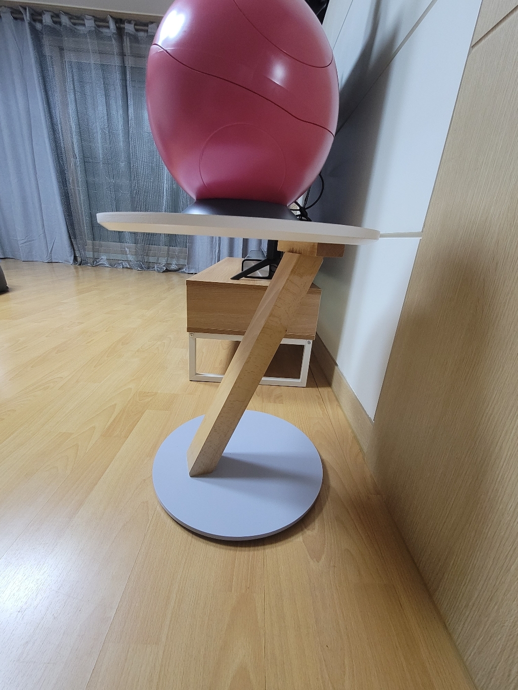 오름 루베 협탁 겸 테이블