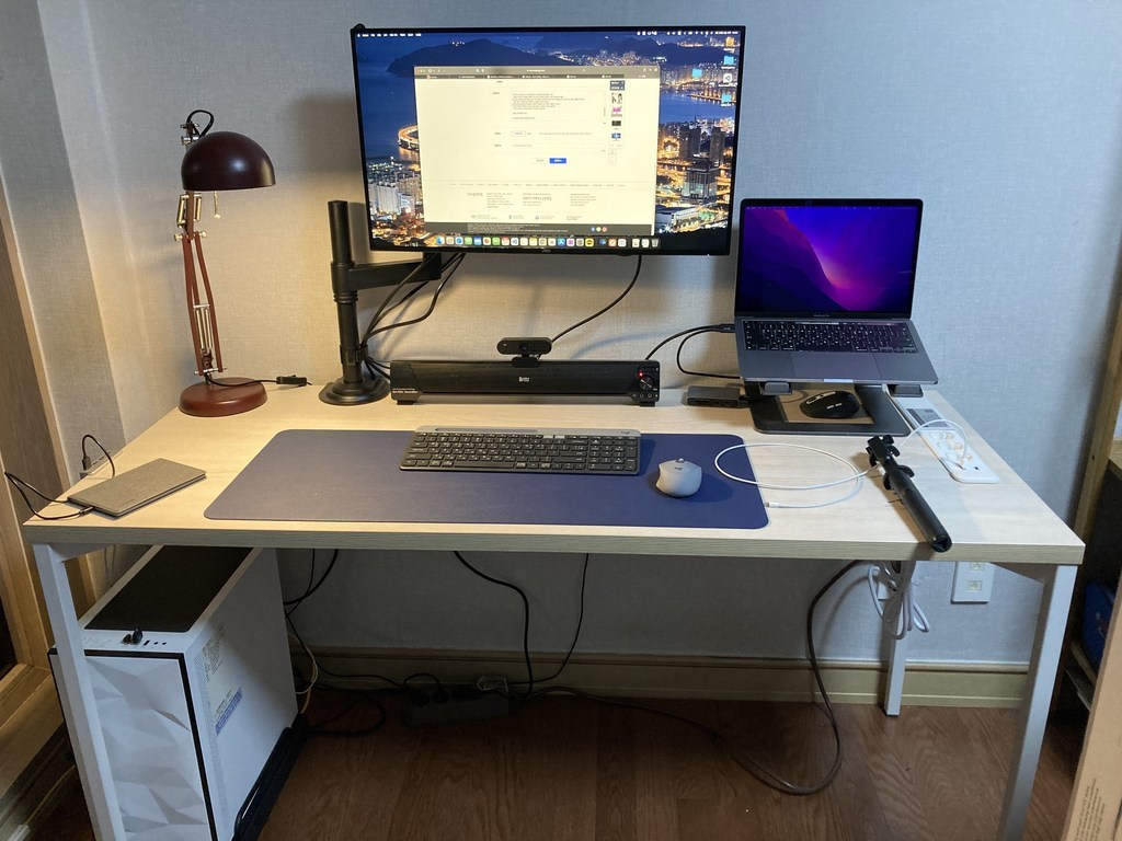 알파스캔 68 4K UHD AOC 4면 보더리스 USB C HDR 400 무결점 모니터