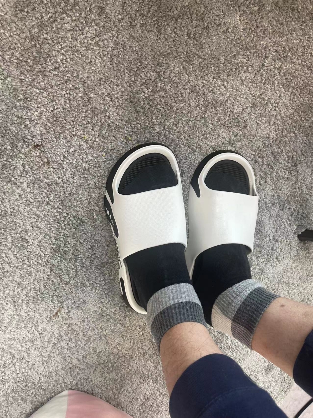 RED패션 신형 슬리퍼 학생 직장인 발편한 야외 실내 다용도 실외 워킹화