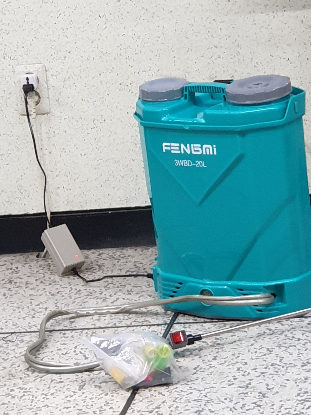 FENI 충전식 전동 농약분무기 -12V 살포기 방역 소독 압축 고압