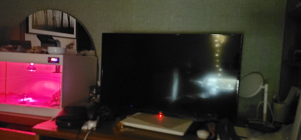 와이드뷰 4K UHD ED TV