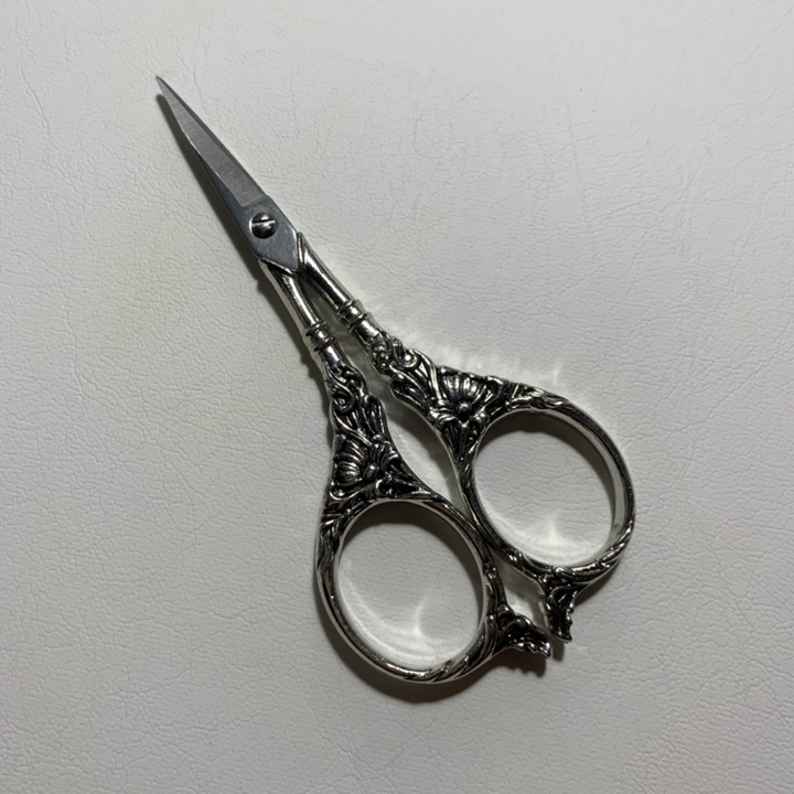 클래식 자수 가위