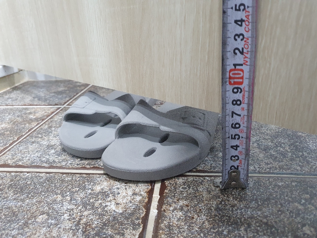레인바스 문에안걸리는 발등낮은 버클 그레이 욕실화