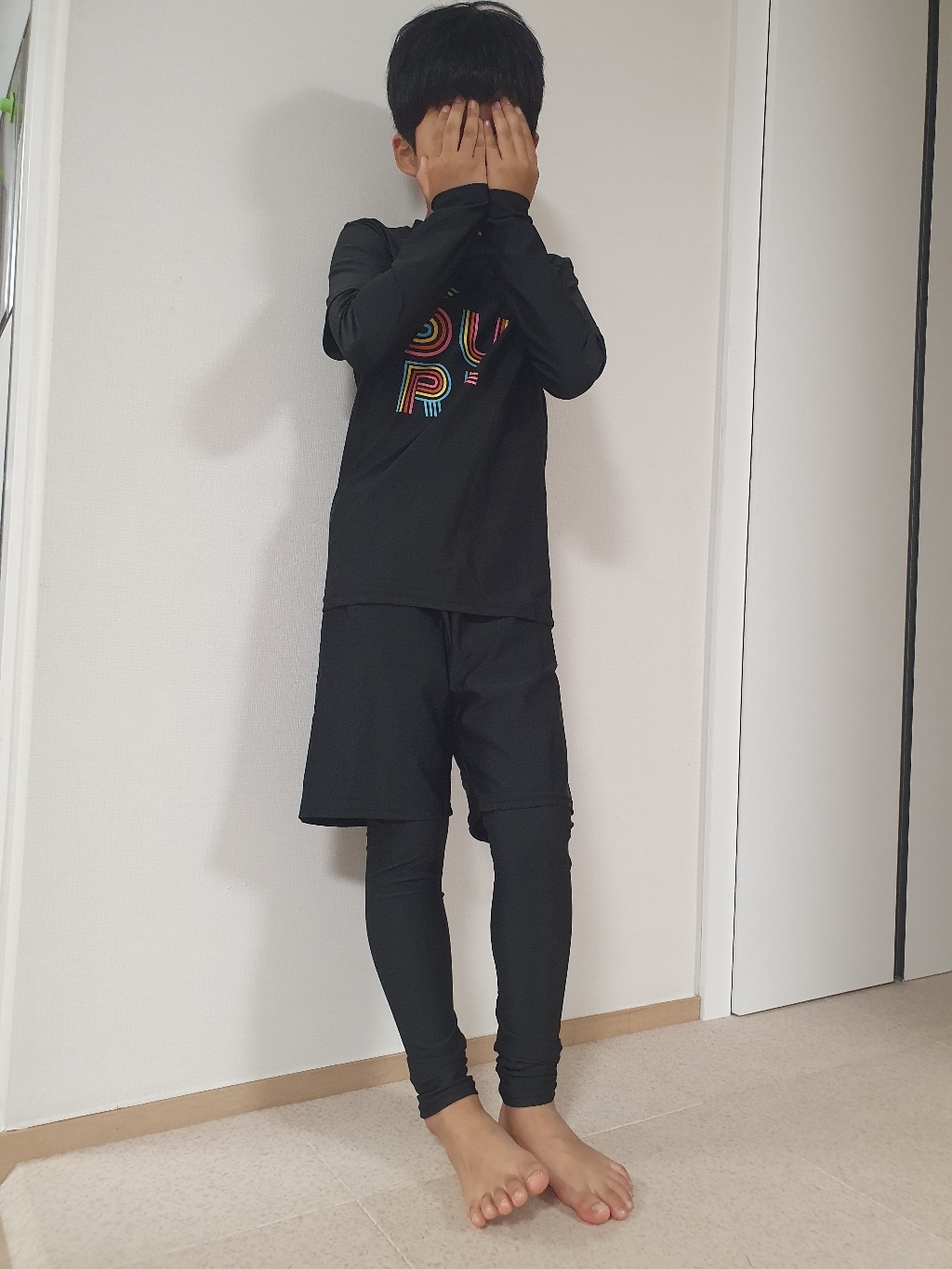 UERCUT 키즈 수영복 래쉬가드 주니어 래쉬가드 남아 여아 수영복 남녀공용 수영모