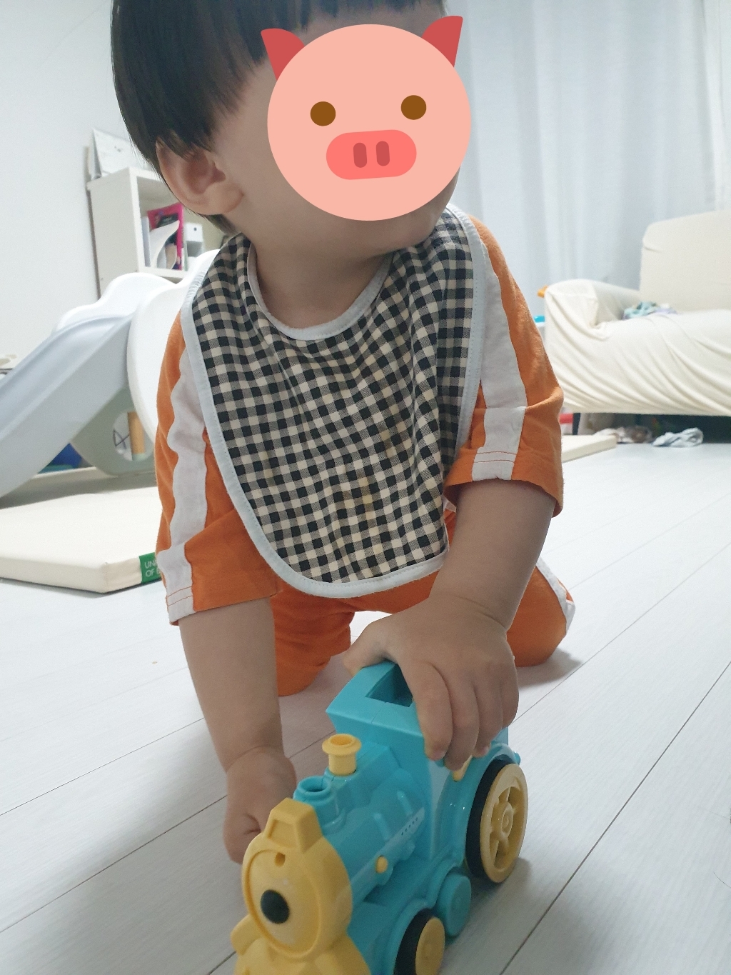 BayKids 무형광 토끼턱받이