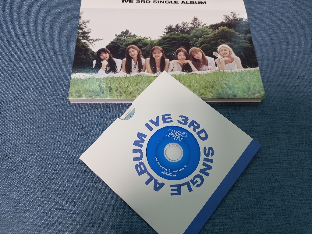 아이브 IVE- After ike 싱글3집 앨범 HOTO BOOK VER 랜덤발송