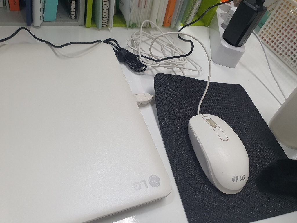 15UB470 I5-6200//SSD/HD520/156/WIN10