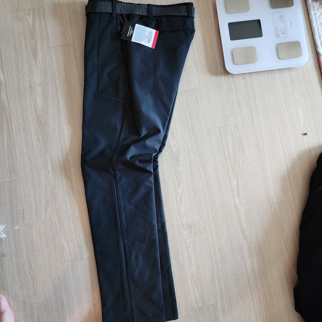 밀레 F/W 남자 겨울 깔끔한 기본 디자인에 따뜻한 보온력과 편안한 착용감으로 아웃도어 활동뿐만아니라 평소에도 입기 좋은 남성 겨울 기능성 기모 팬츠 바지 / AU0317