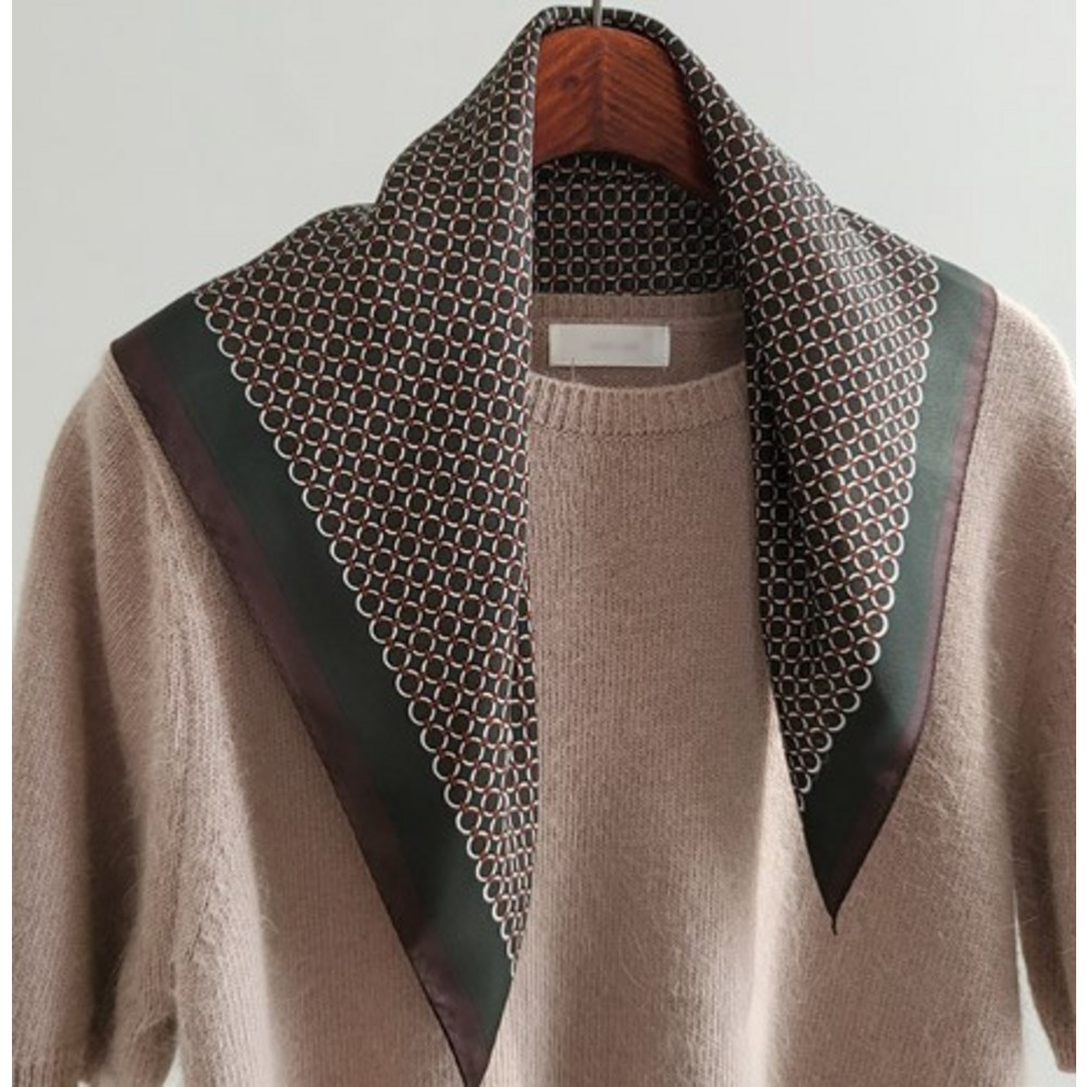 사계절 여성 패션을 완성하는 쁘띠 코멜리 스카프