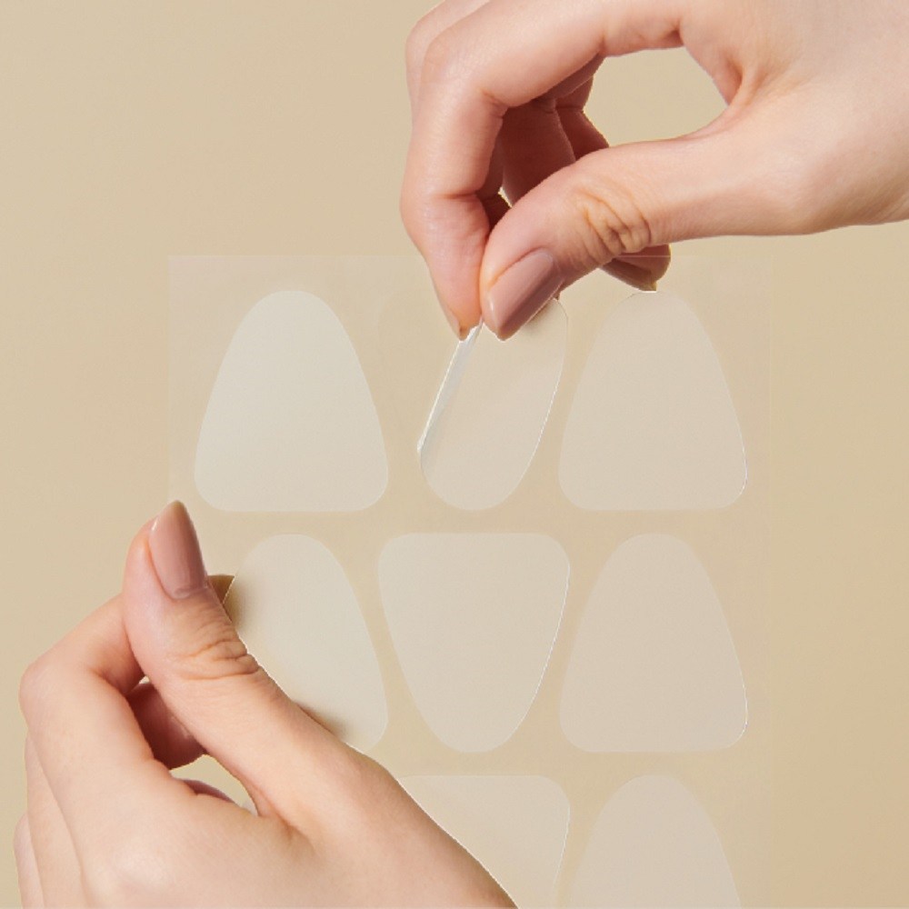 젊고 탄력 있는 피부를 위한 마르시끄 링클 리페어 미간 주름 패치