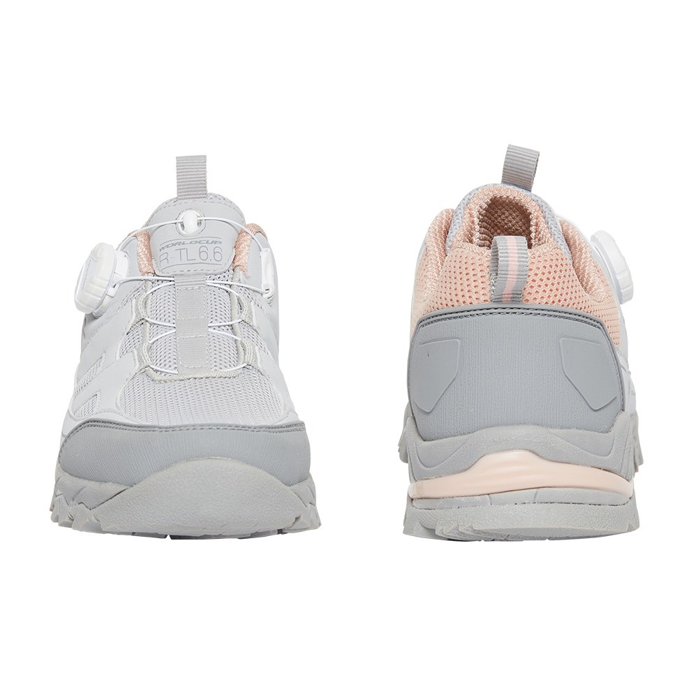 발걸음마다 자유를 선사하는 월드컵 기어2W 다이얼 트레킹화