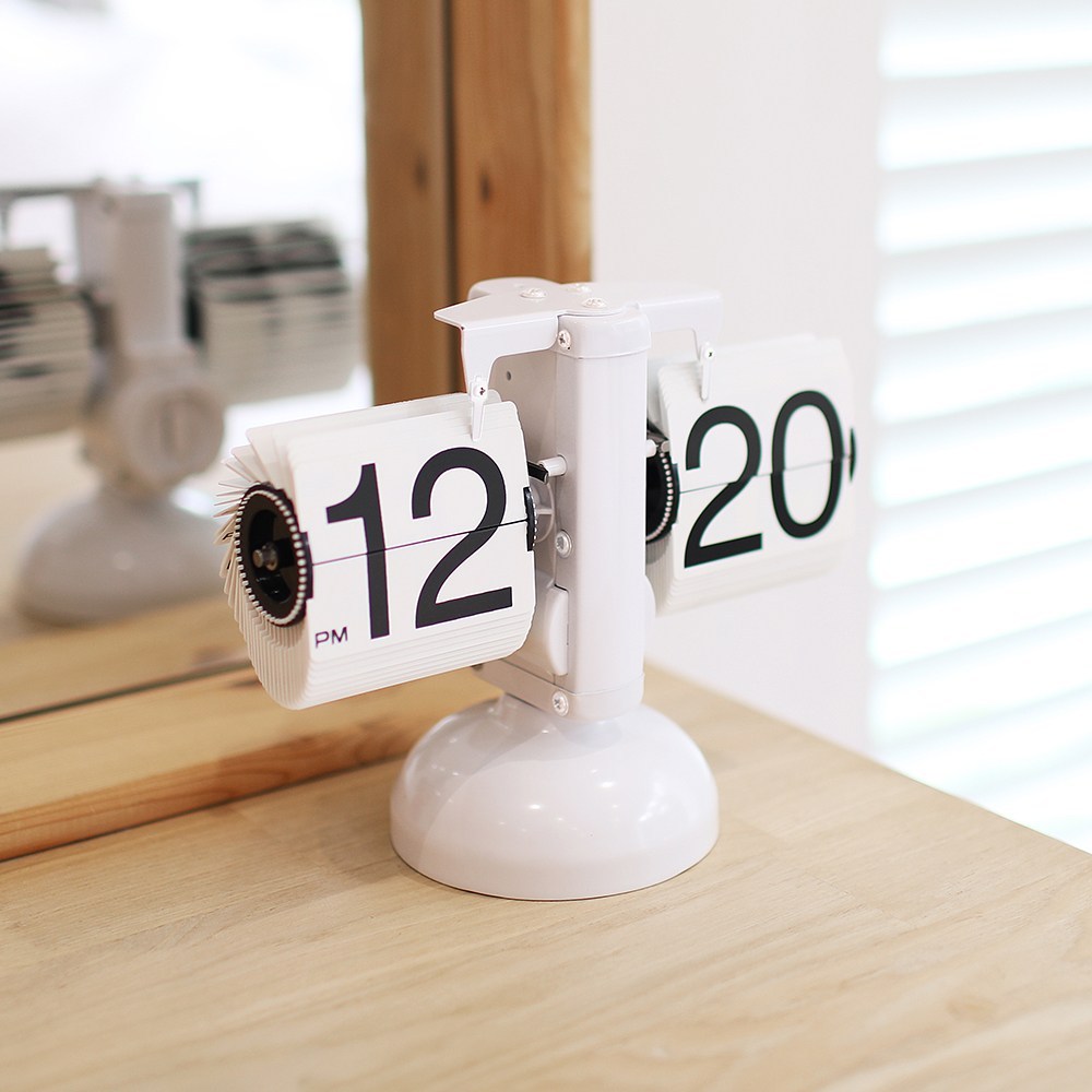 당신의 공간을 돋보이게 하는 매력적인 시계