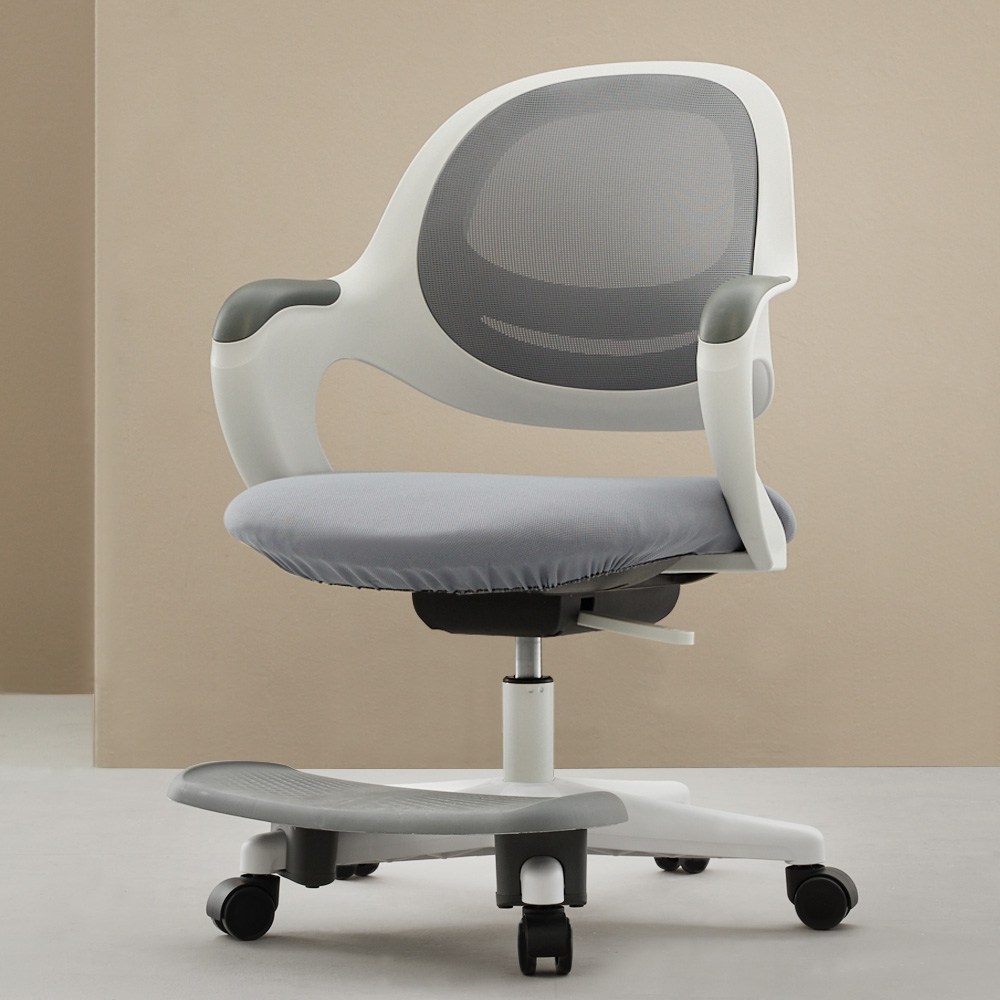 최고의 자세로 학습하는 초등학생의자: 유어체어스 띵크 메쉬